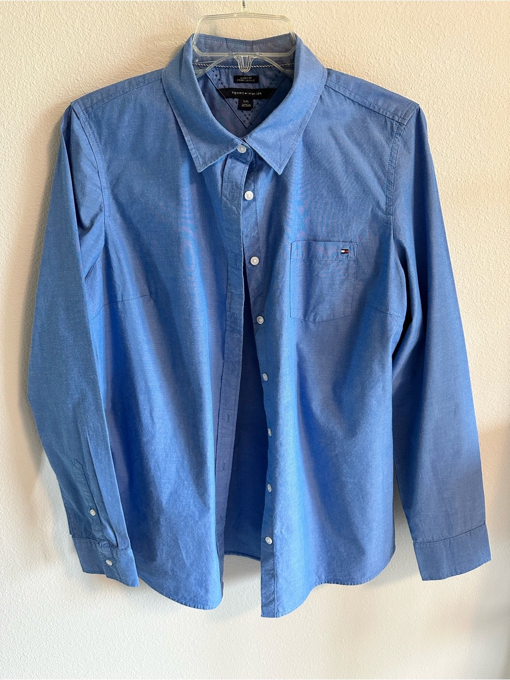 Tommy Hilfiger Women’s Blue Oxford Button-Down Shirt classic fit size L